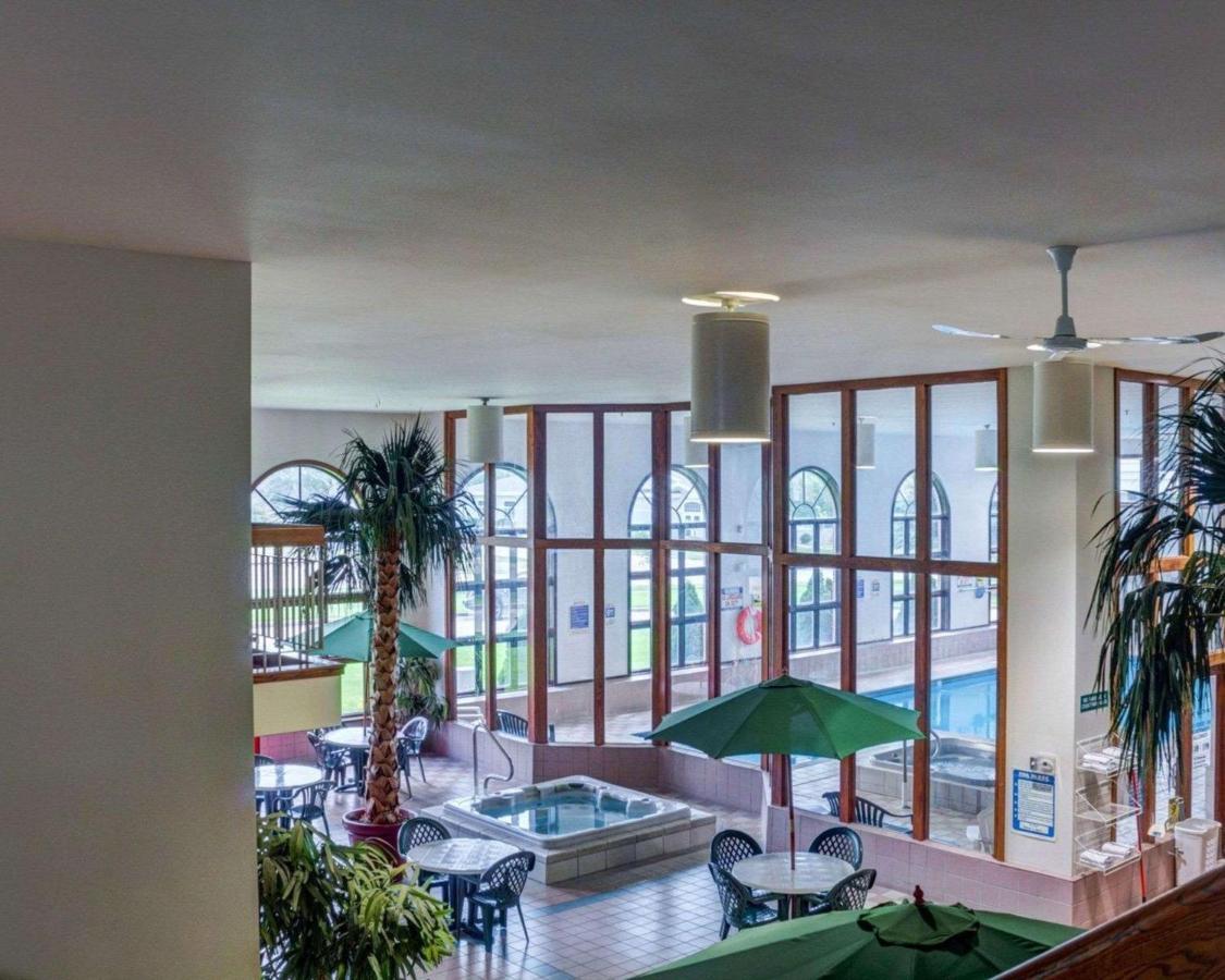 Rodeway Inn Columbia Mall Loop Гранд-Форкс Экстерьер фото