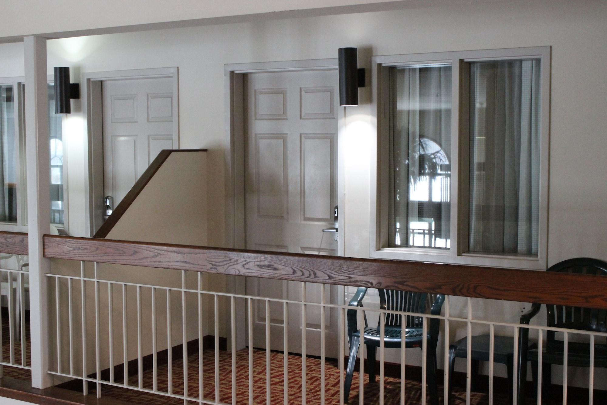 Rodeway Inn Columbia Mall Loop Гранд-Форкс Экстерьер фото