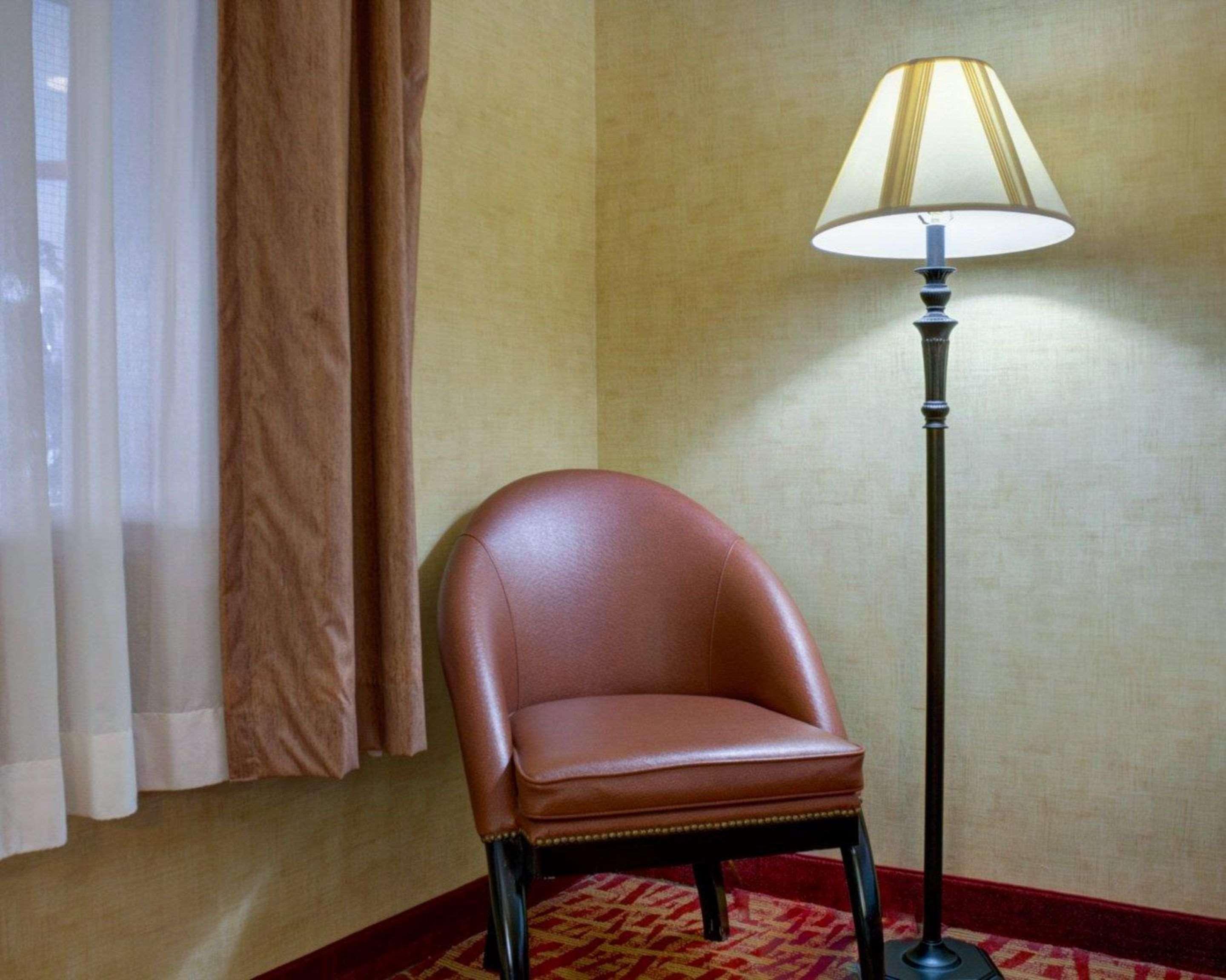 Rodeway Inn Columbia Mall Loop Гранд-Форкс Экстерьер фото