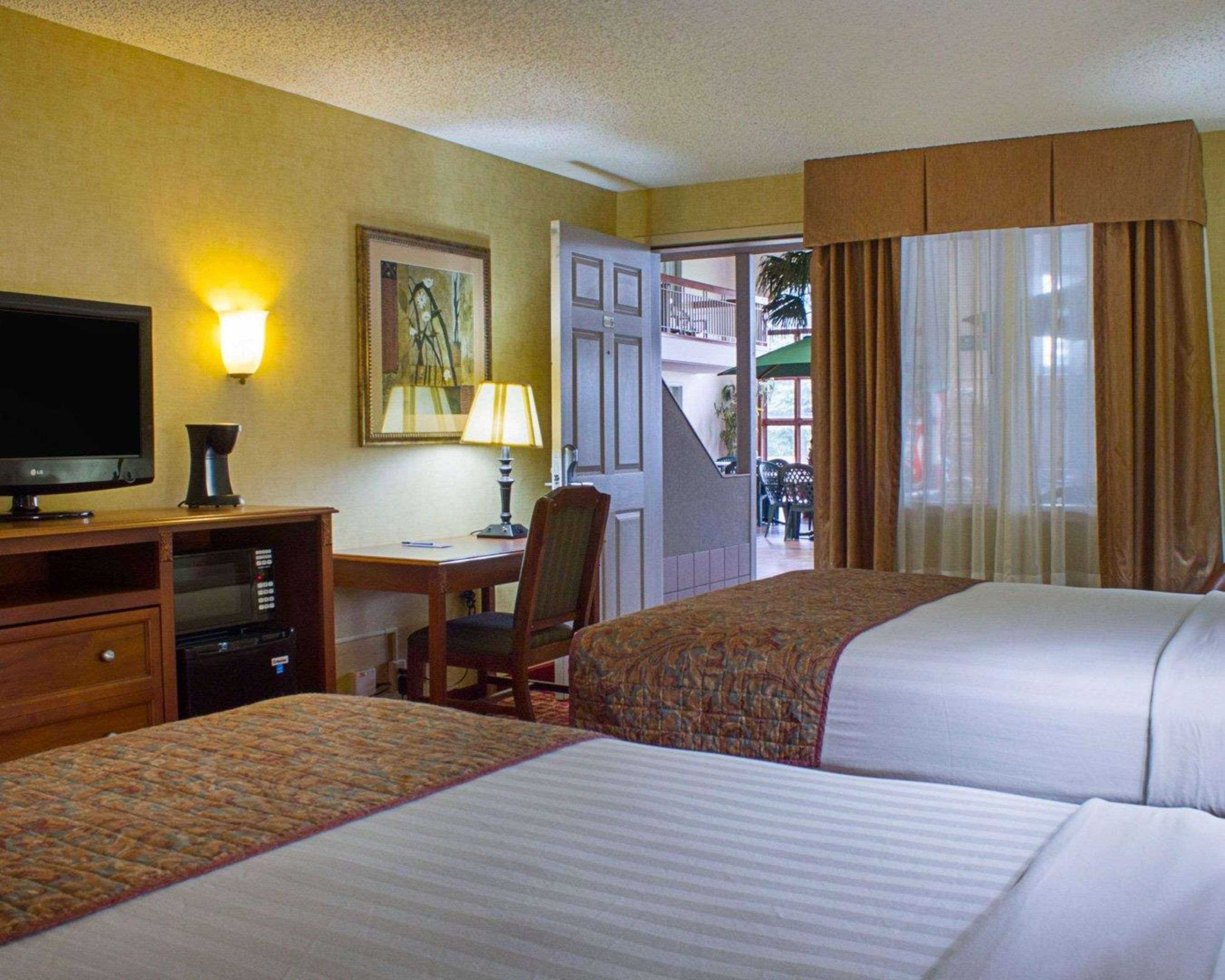 Rodeway Inn Columbia Mall Loop Гранд-Форкс Экстерьер фото