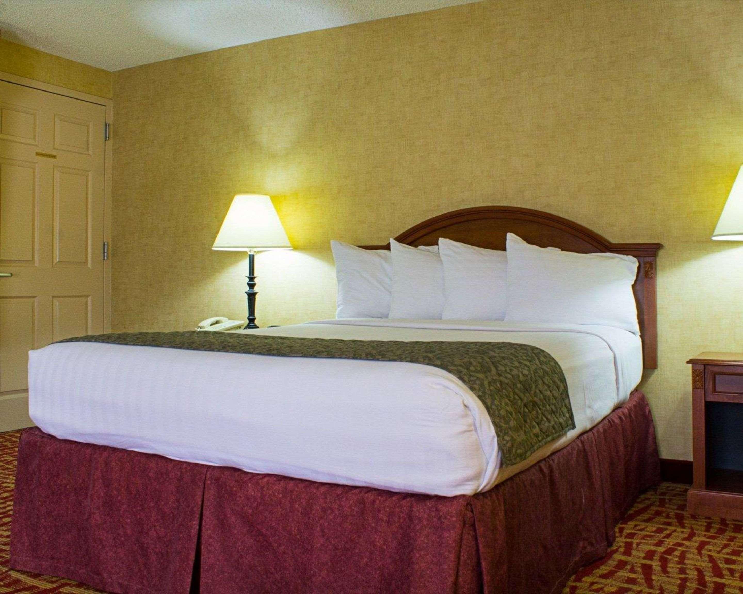 Rodeway Inn Columbia Mall Loop Гранд-Форкс Экстерьер фото