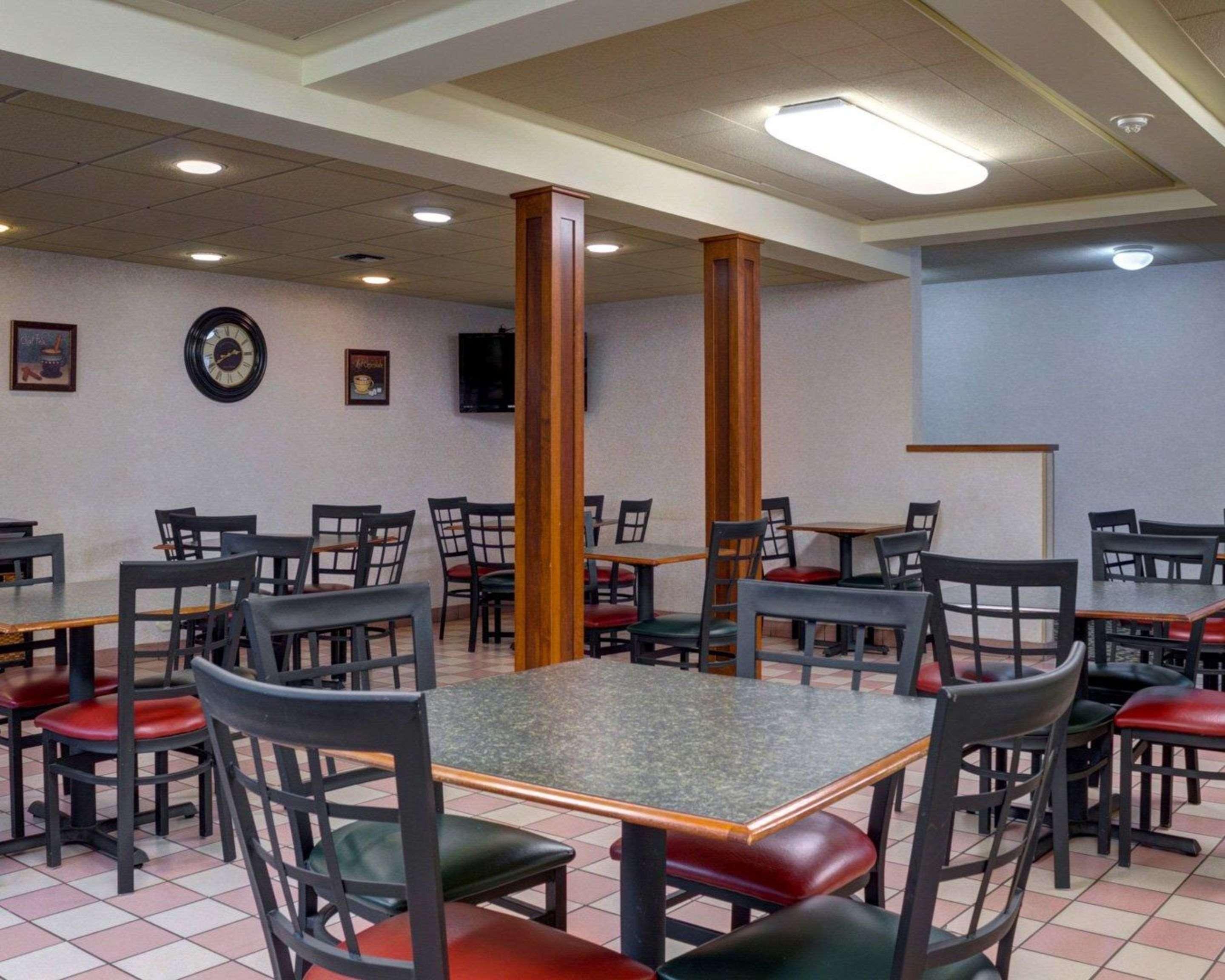 Rodeway Inn Columbia Mall Loop Гранд-Форкс Экстерьер фото