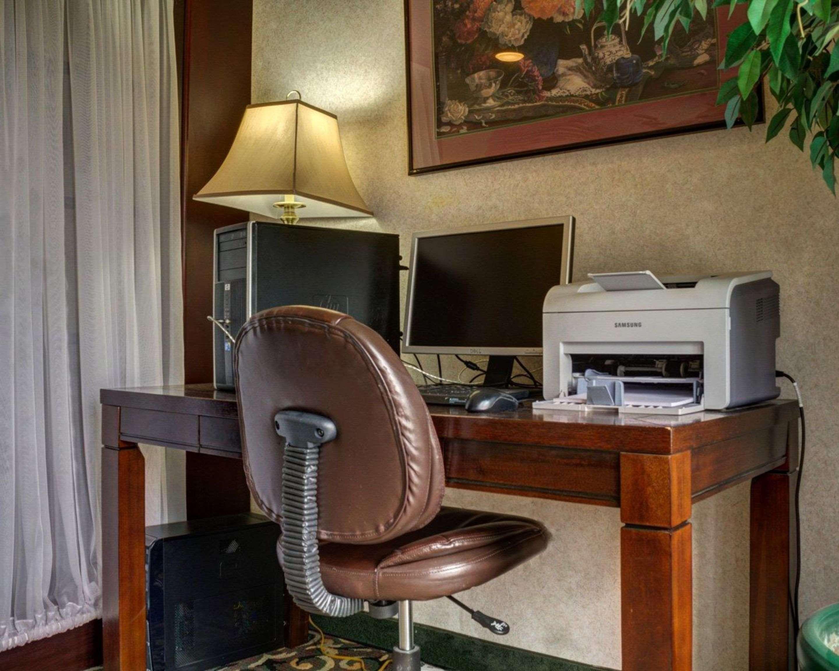 Rodeway Inn Columbia Mall Loop Гранд-Форкс Экстерьер фото