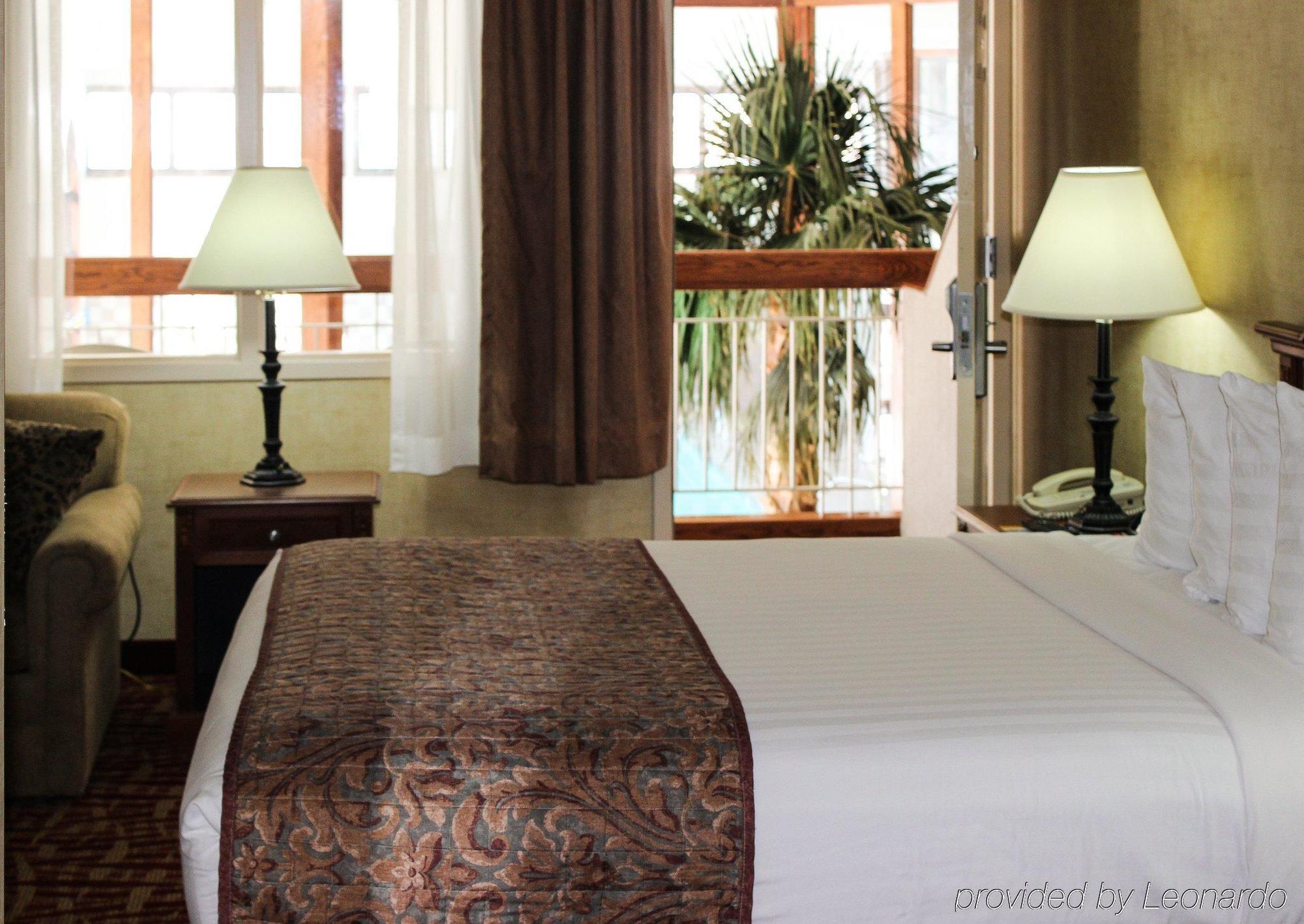 Rodeway Inn Columbia Mall Loop Гранд-Форкс Экстерьер фото