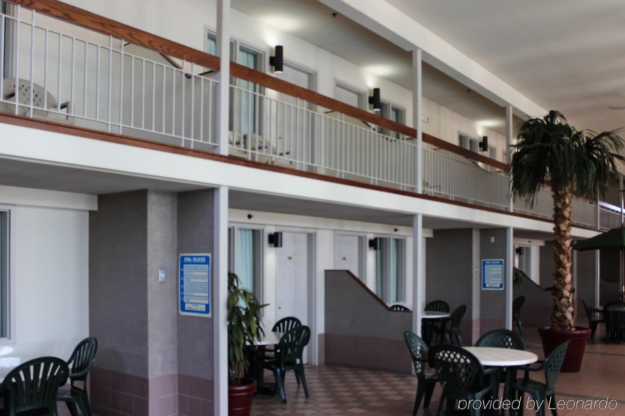 Rodeway Inn Columbia Mall Loop Гранд-Форкс Экстерьер фото