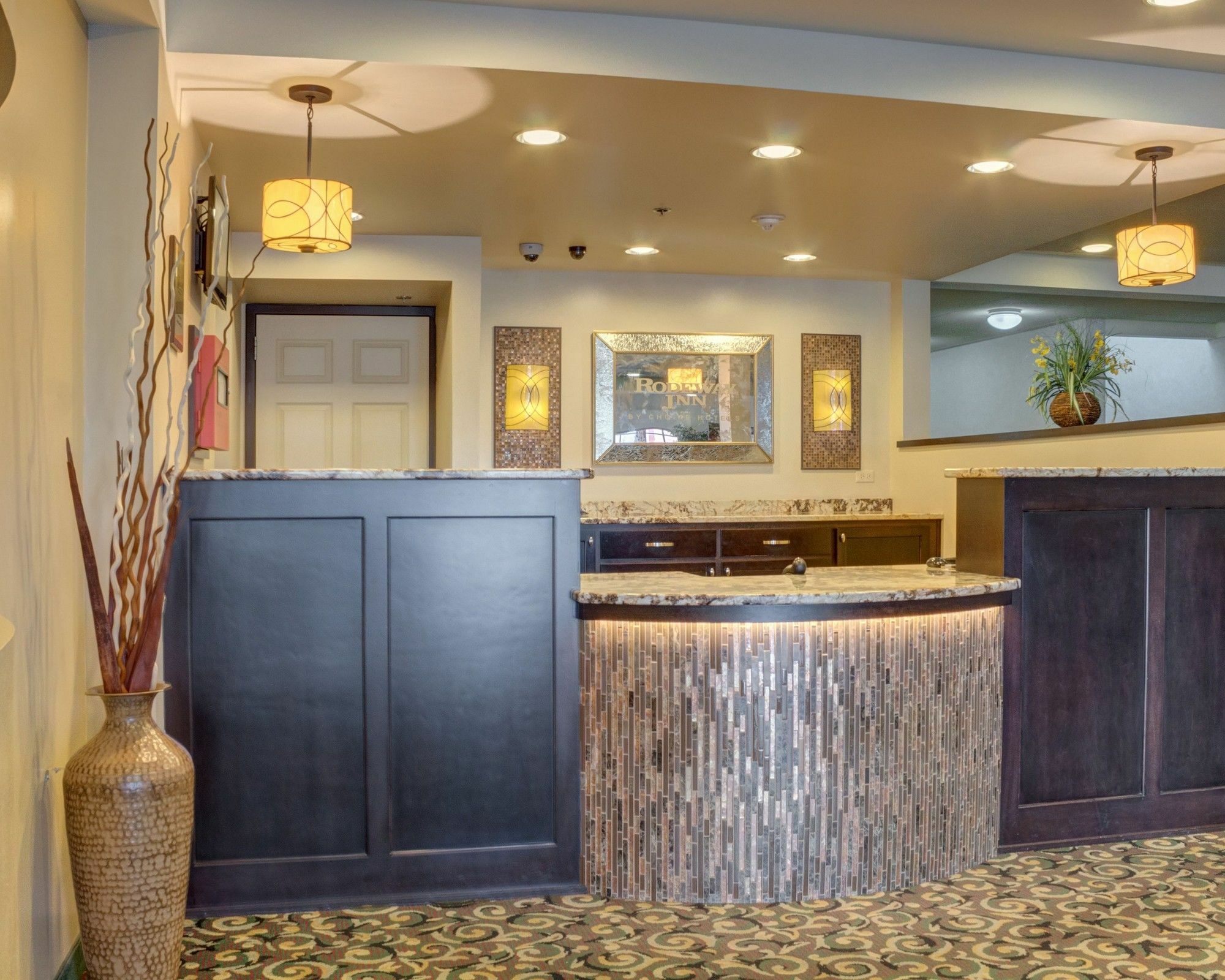 Rodeway Inn Columbia Mall Loop Гранд-Форкс Экстерьер фото
